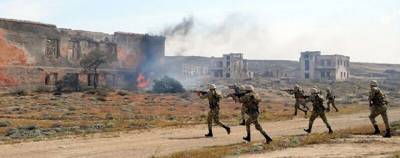 Министры обороны Армении и России обсудили наступление Баку в Карабахе