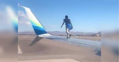 Когда нет денег на билет: мужчина пытался покинуть Лас-Вегас на крыле самолета