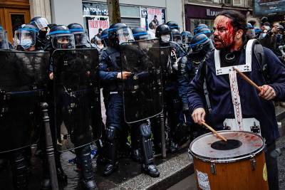 На акциях протеста во Франции прошли массовые задержания