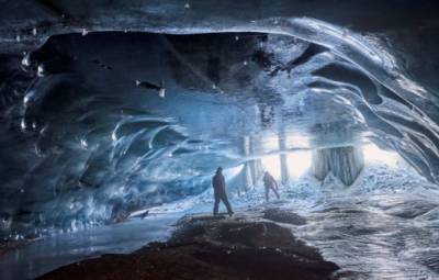 В Швейцарских Альпах для туристов открыли «ледяной храм»