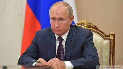 Путин поручил решить вопрос с повышением цен перед новогодними праздниками