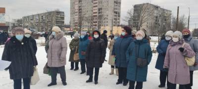 В Петрозаводске жители Кукковки вышли на митинг с требованием не затягивать строительство поликлиники у них в микрорайоне