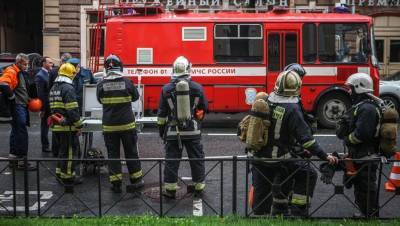 Пожар на крыше трамвайного парка в Петербурге тушат по номеру 1-БИС