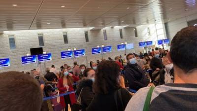 Видео: хаос в аэропорту Бен-Гурион, люди по 2 часа толпятся в очереди