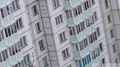 Девушка напилась и выпала из окна девятого этажа в Новосибирске