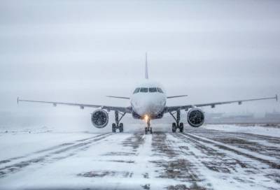 Спрос на новогодние авиарейсы из Петербурга упал на 70%