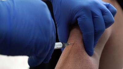 Роспотребнадзор отверг ложные положительные тесты на ВИЧ после вакцинации «ЭпиВакКороной»