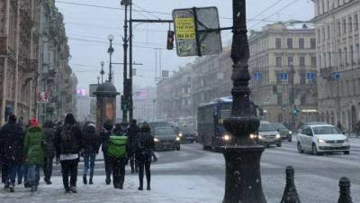 В понедельник в Петербурге пройдет небольшой снегопад