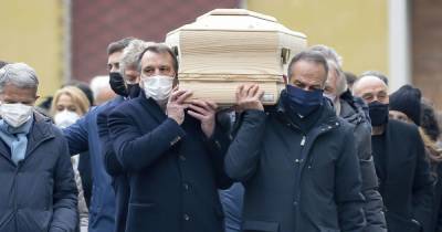 Дом легенды мирового футбола ограбили во время его похорон
