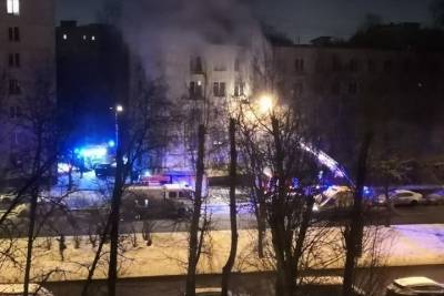 Три человека погибли при пожаре на улице Подводника Кузьмина