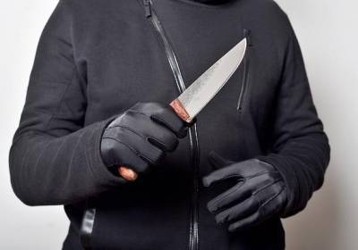 Во Франции мужчина напал с ножом на прохожих: ранены три человека