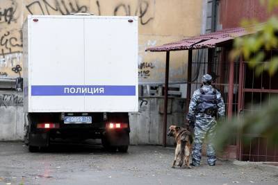 В Санкт-Петербурге неизвестный оставил самодельную бомбу в примерочной магазина одежды