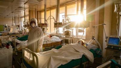Власти Петербурга сообщили о рекорде по недельным госпитализациям с COVID-19