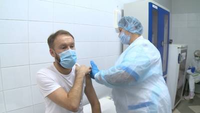 Роспотребнадзор сделал заявление об "ЭпиВакКороне" и тестах на ВИЧ