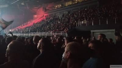В Госдуме РФ предложили штрафовать россиян без масок во время концертов