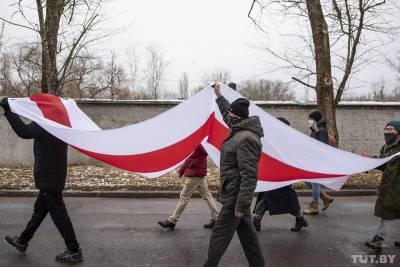 На «Марше народного обвинения» в Беларуси задержали больше 100 человек