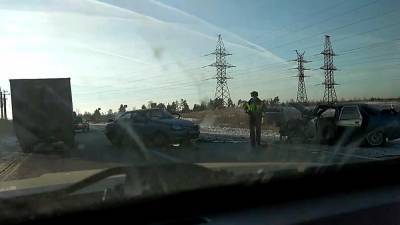 Один человек погиб и четверо пострадали в столкновении трех машин под Нижним Новгородом
