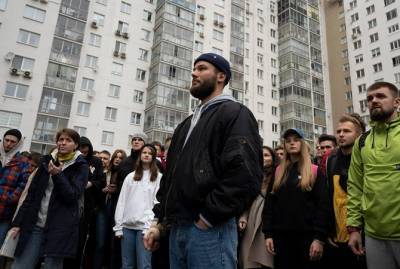 Рэпер Макс Корж сумел избежать задержания в день очередной воскресной акции в Минске