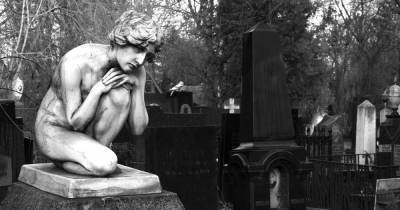 «Робинзон Крузо похоронен на Новодевичьем кладбище»: история главного некрополя Москвы