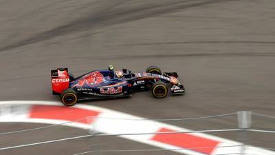 Макс Ферстаппен выиграл заключительный в сезоне Гран-при Абу-Даби, Квят – 11-й