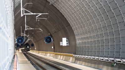 По новому альпийскому туннелю запущено регулярное движение поездов