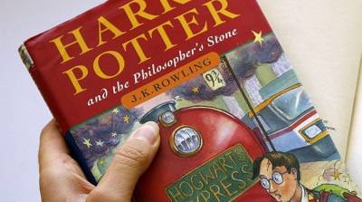 Первое издание книги "Гарри Поттер" ушло с молотка за 90 тысяч долларов