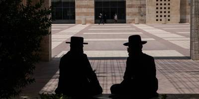 Суд признал виновным прихожанина синагоги, который отказался разойтись и разошелся