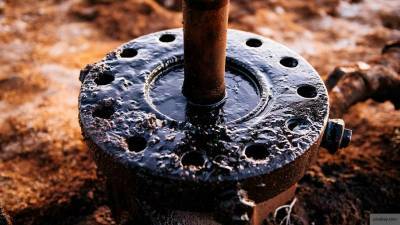 Власти Азербайджана пересмотрят прогнозируемую стоимость нефти на 2021 год