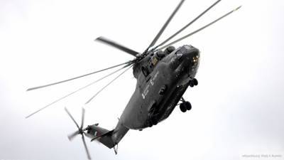 Пожарные из Усть-Илимска собрали вертолет Ми-26 из снега и льда
