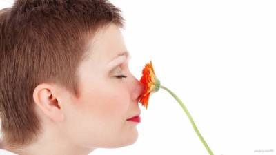 Ученые выяснили, как звуки и запахи влияют на самооценку человека