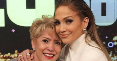 Дженнифер Лопес устроила сюрприз-вечеринку для мамы в честь ее 75-летия