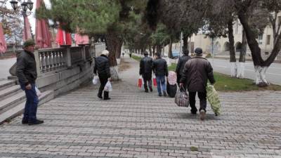 Российские миротворцы сопроводили новую колонну беженцев в Нагорный Карабах