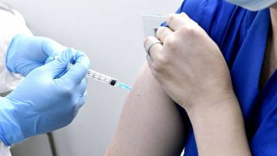 CDC США одобрили вакцинацию от коронавируса