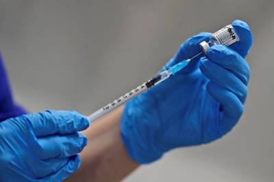 В США одобрили применение вакцины Pfizer в чрезвычайных обстоятельствах