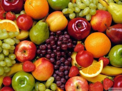 Названы простые фрукты, которые помогут победить запор
