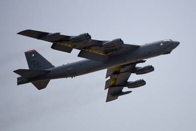 США заявили о «сходящих с ума» из-за B-1B и B-52H «российских конкурентах»