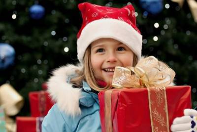 Доставку и вручение детям новогодних подарков с Дедом Морозом запустил СДЭК в Чите