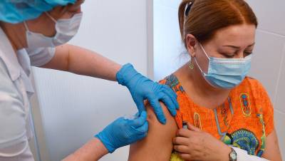 Высокопоставленные должностные лица США будут вакцинированы в приоритетном порядке - gazeta.ru - США