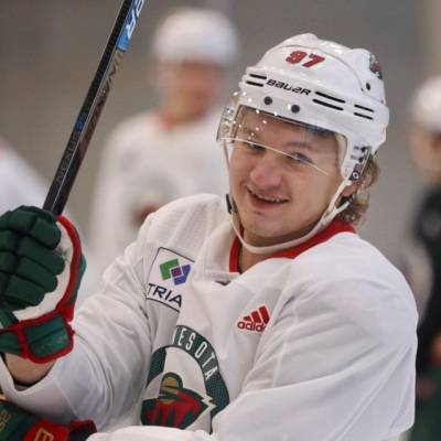 Клуб НХЛ публикует фото и видео тренировок с участием хоккеиста из Кузбасса