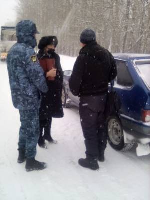Приставы арестовали 10 автомобилей на въезде в Кемерово