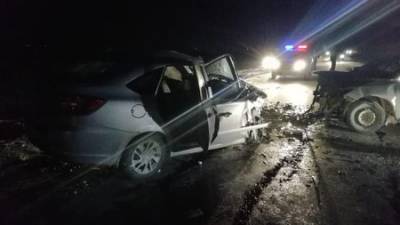 В Башкирии спасатели помогли выбраться зажатому в автомобиле водителю