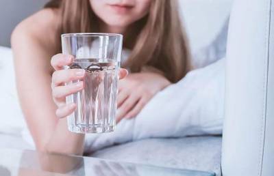 Стакан воды по утрам может спровоцировать рак