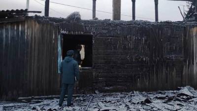 Женщина и двое детей погибли при пожаре в Иркутской области