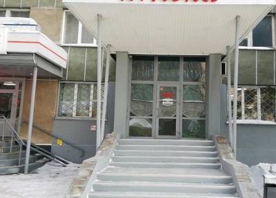 Толкнул на асфальт: подросток в Новосибирске впал в кому после конфликта с продавцом