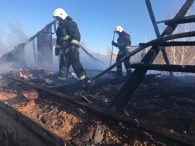 В Астрахани из-за неисправных печей загорелись два дома