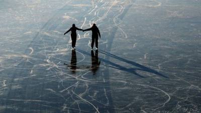 Почему россияне выходят на тонкий лед вопреки предупреждениям спасателей?