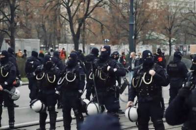 «Кадры из Минска»: экипировка польской полиции шокировала оппозицию