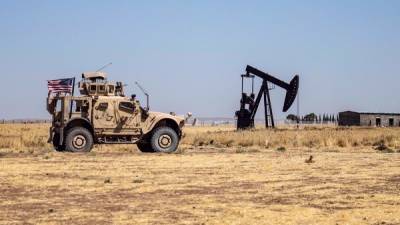 Десятки машин вывезли сирийскую нефть в Ирак: американский грабёж в разгаре