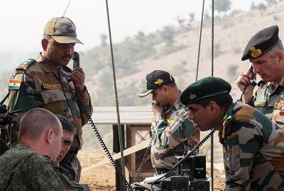 Индия увеличивает запасы оружия на случай войны с Китаем и Пакистаном