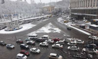 Пробки сковали движение транспорта в Киеве